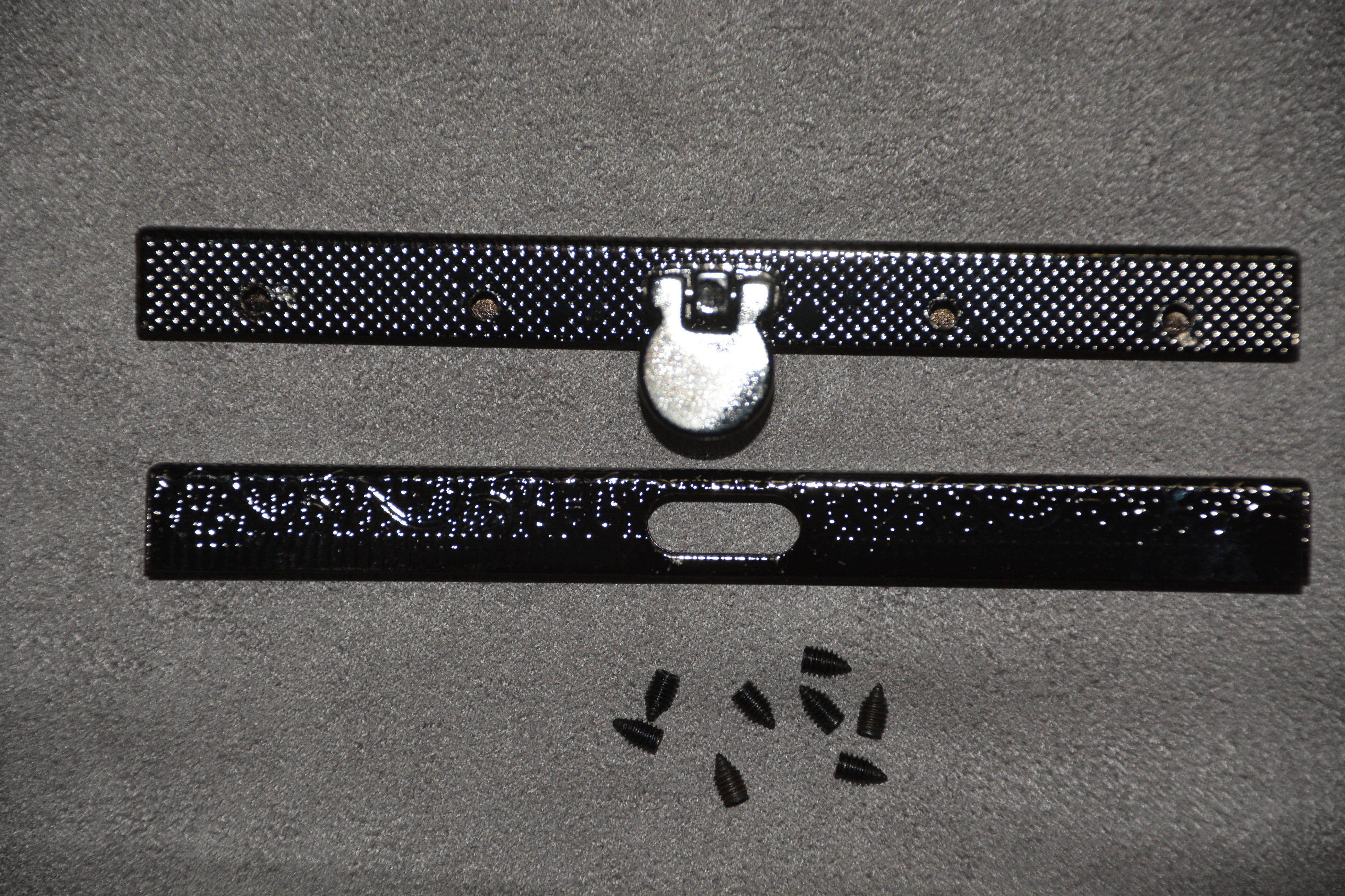 Small Embossed Black Wallet Clasp
