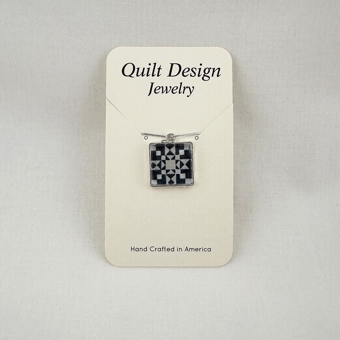 Quilt Pendants Star Crossing BW